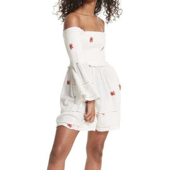 Free People Dresses & Skirts - Free People Counting Daisies Embroidered Dress XS
